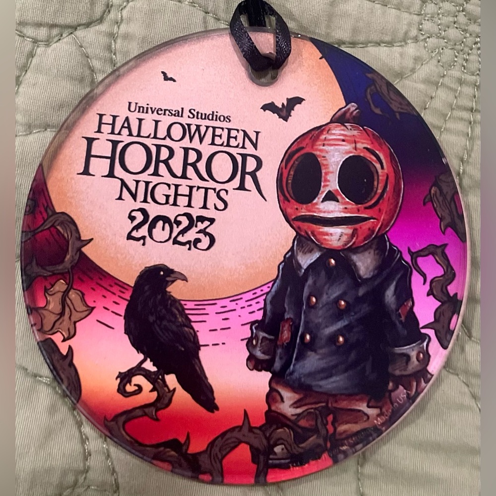 COPY - Universal Studios HHN 2023 Lil Boo & crow ornament collectible New!